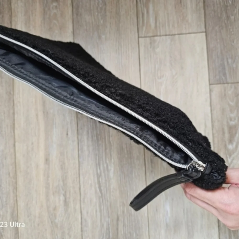Black Sherpa Laptop Bag